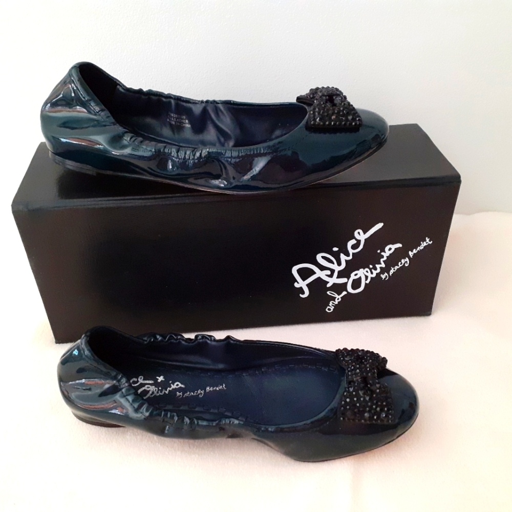 Alice and Olivia flats - Picture 3 of 10